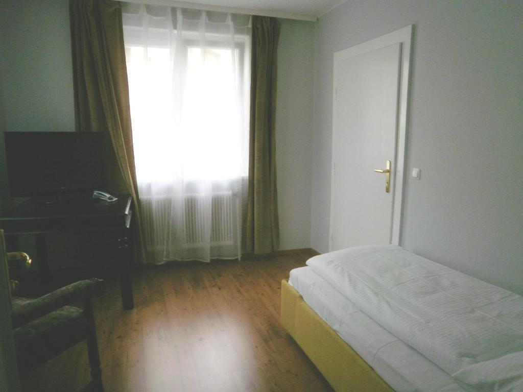 Stadtvilla Auerhahn Vöcklabruck Quarto foto